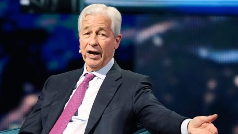 Dimon defends Iran war but acknowledges 'short-term risks'