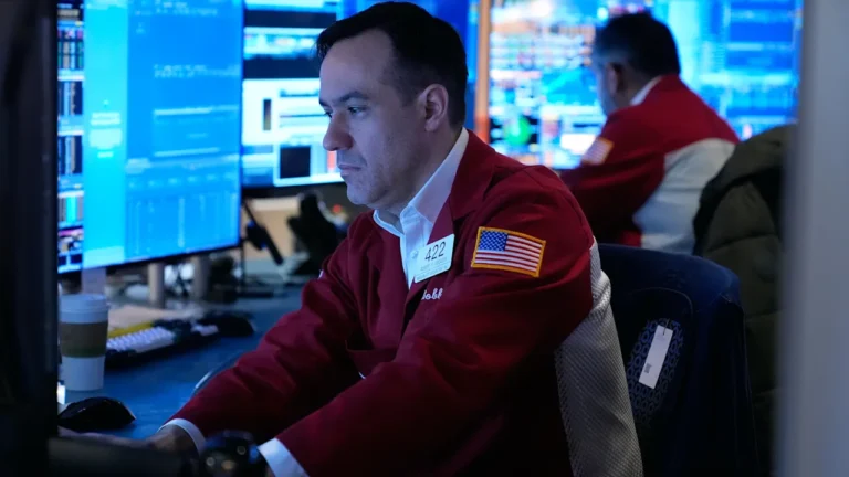 Oil prices hit $100 and stocks slow over doubts on the US-Iran ceasefire