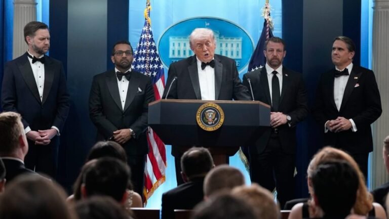 Trump thanks press, commends WHCA leader after shooting