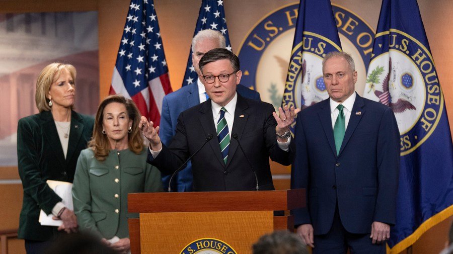 GOP floats short-term spy powers extension as they struggle to strike deal