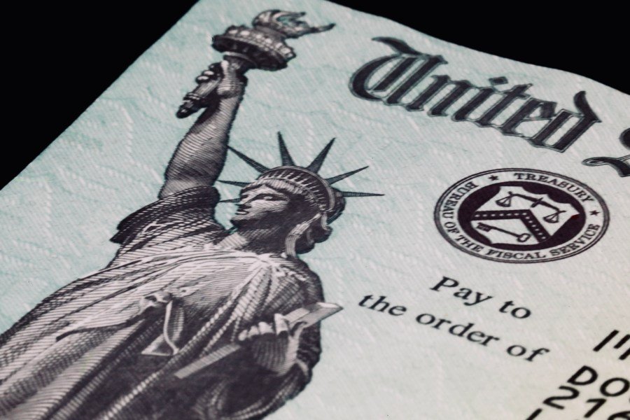 Trump to sign order aimed at retirement plan access ahead of $1,000 federal match