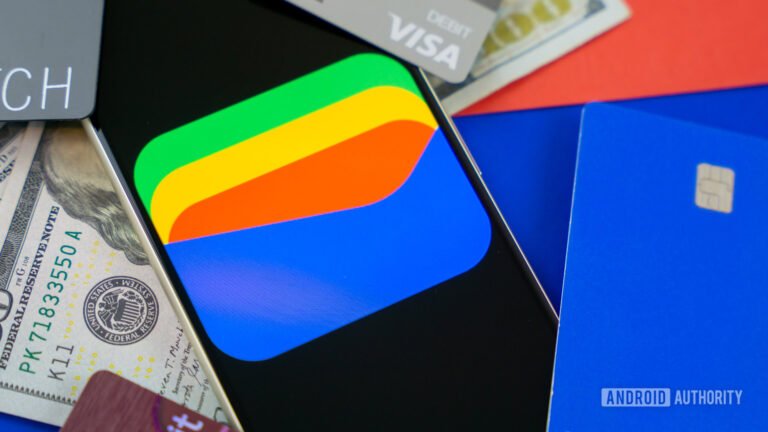 Check out this bizarre Google Wallet bug causing the app to flicker wildly