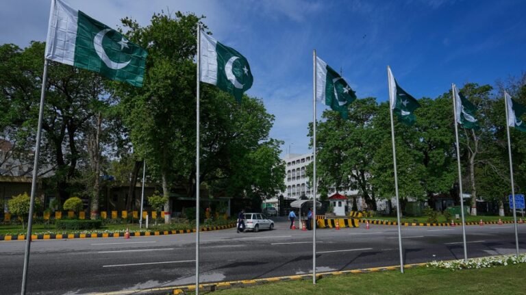 Iranian delegation arrives in Islamabad for US talks