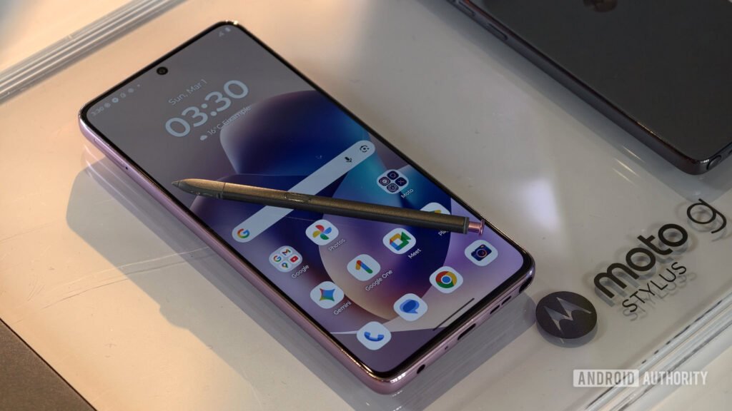 As Samsung downgrades the S Pen, Motorola’s latest phone brings stylus upgrades