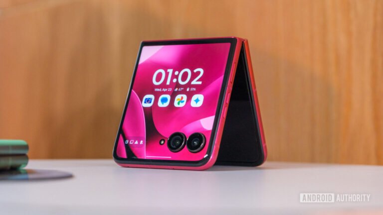 Motorola opens the floodgates for its Android 17 beta