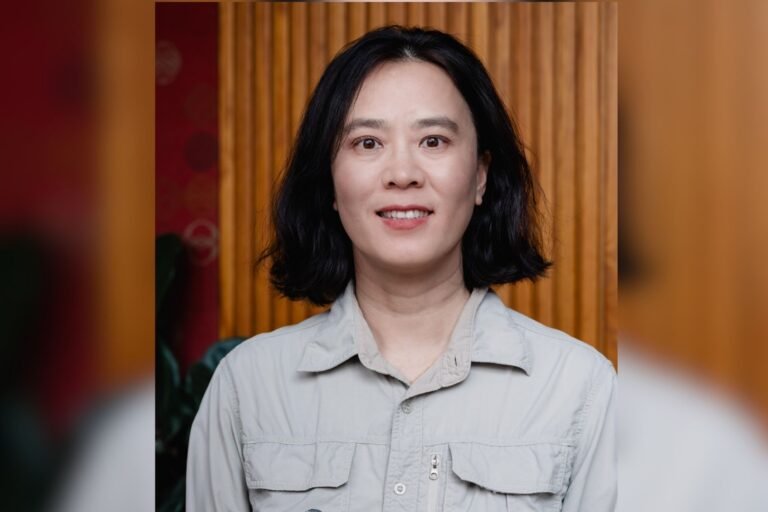 Meet the signature expert leading shorebird conservation efforts in China's Yellow Sea