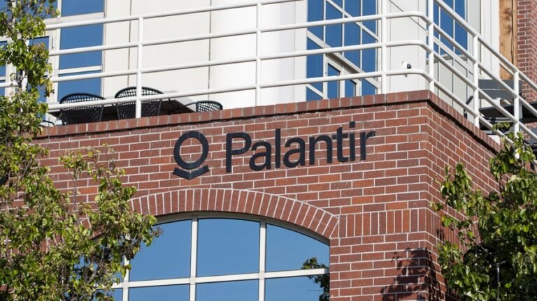 Democrats reject Palantir money