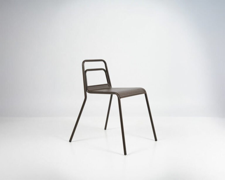The Settecento Chair by Leonardo Liendo Brings New Depth To Stability