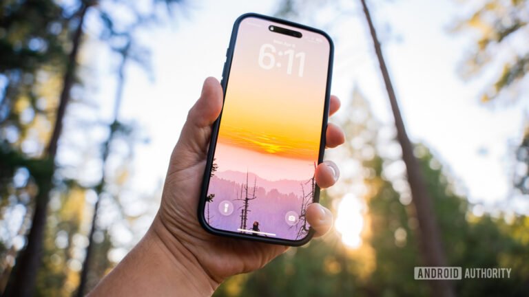 Wallpaper Wednesday: More great phone wallpapers for all to share (April 8)
