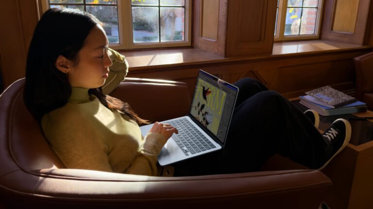 The new Apple MacBook Air M5 plummets to new record-low price