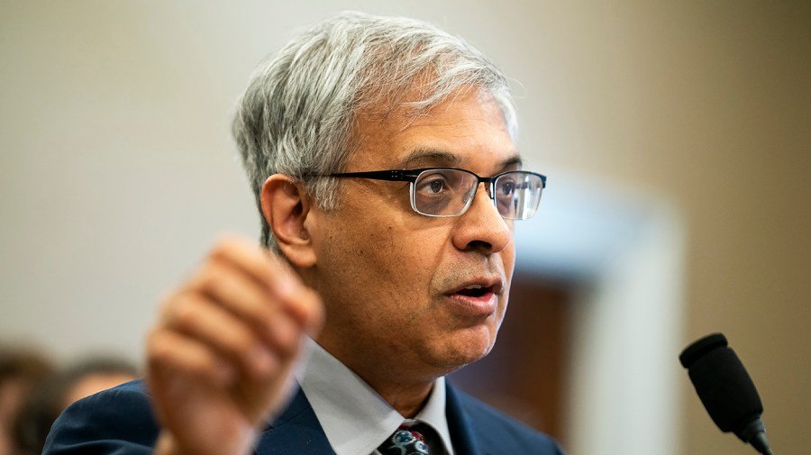 CDC delays COVID vaccine benefits report