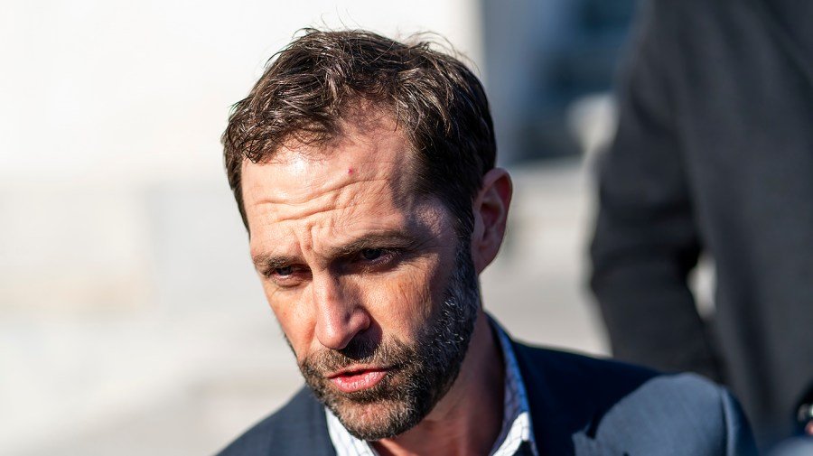 Crow urges US service members to 'follow the law' if ordered to carry out strikes on Iranian civilians