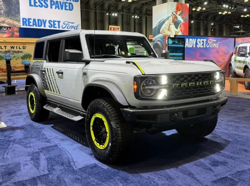 Ford Bronco RTR Up Close Looks Ready to Have Fun with the Raptor