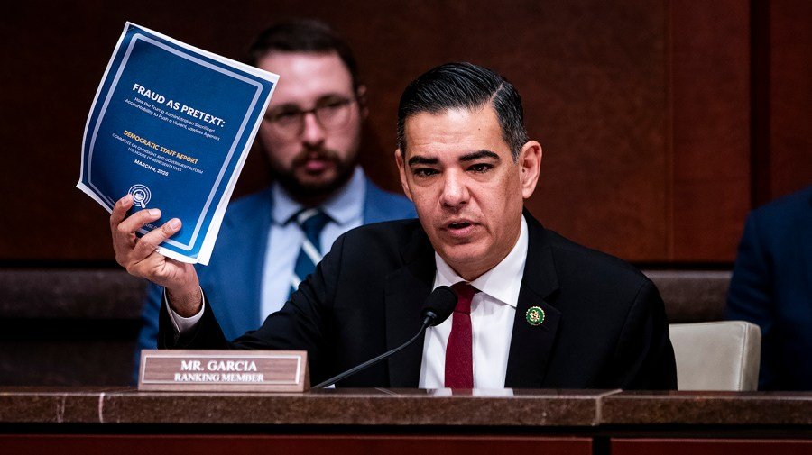 Garcia threatens Bondi with contempt on Tuesday