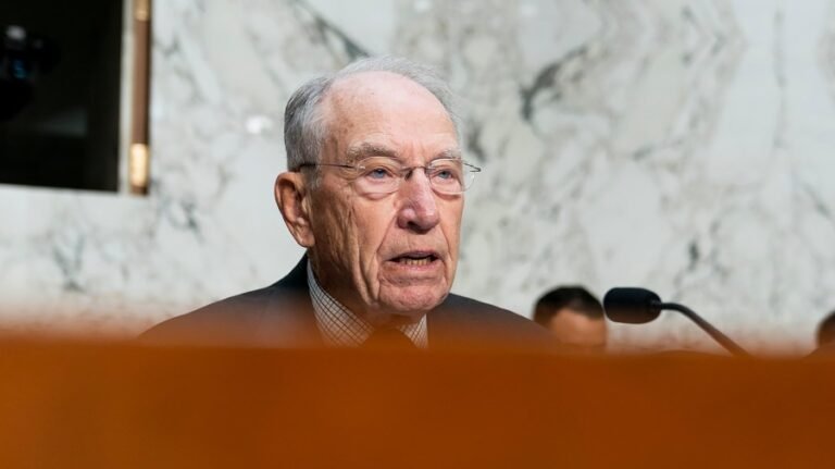 Grassley undergoes procedure to remove gallstones