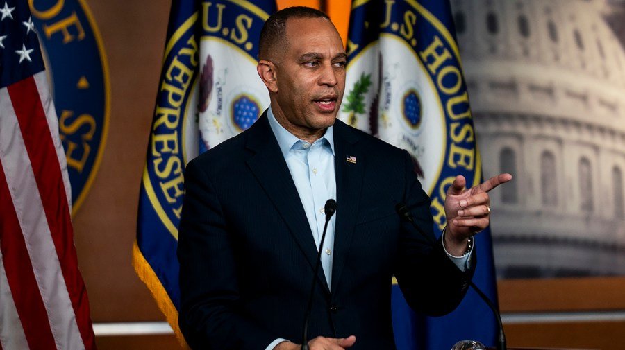 Democrats to try limiting Trump Iran war powers during House pro forma session