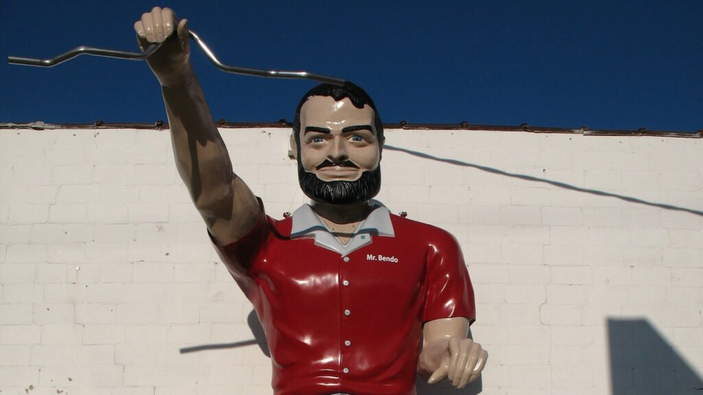 If You've Never Heard Of Mr. Bendo And The Muffler Men, Settle In For Some History