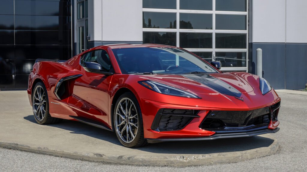 A Miami Waitress Allegedly Claimed $180,000 Per Month Income To Finance C8 Corvette, Mercedes S560, And More