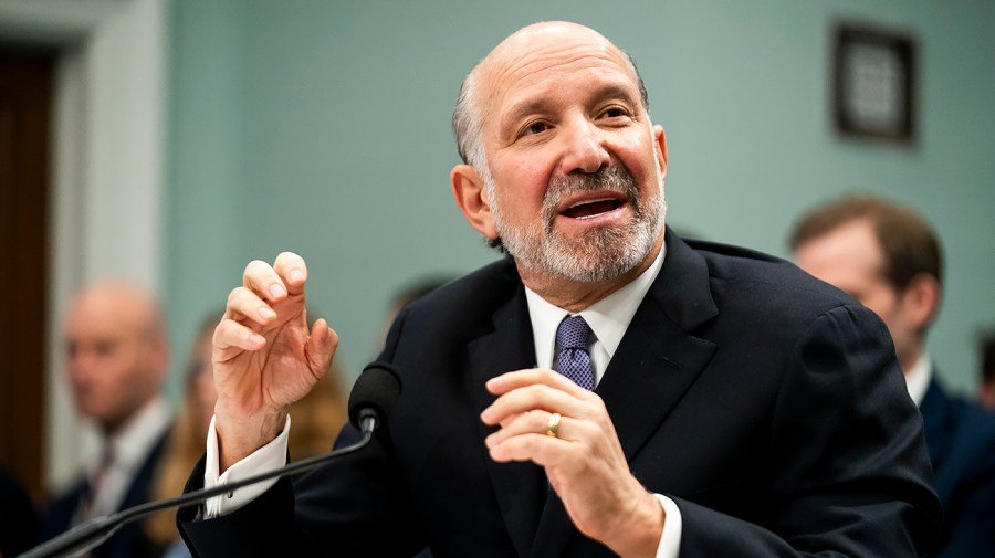 Lutnick says Trump's 'Gold Card' visa approved for 1 person so far