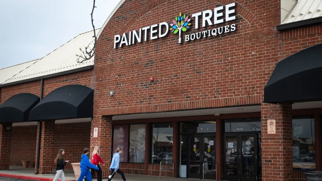 An Etsy-style retail chain abruptly closed all of its stores, leaving customers and vendors blindsided