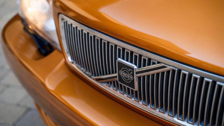 Volvo's Forgotten Turbocharged Five-Cylinder Grand Tourer Is a Stunning Bargain Right Now