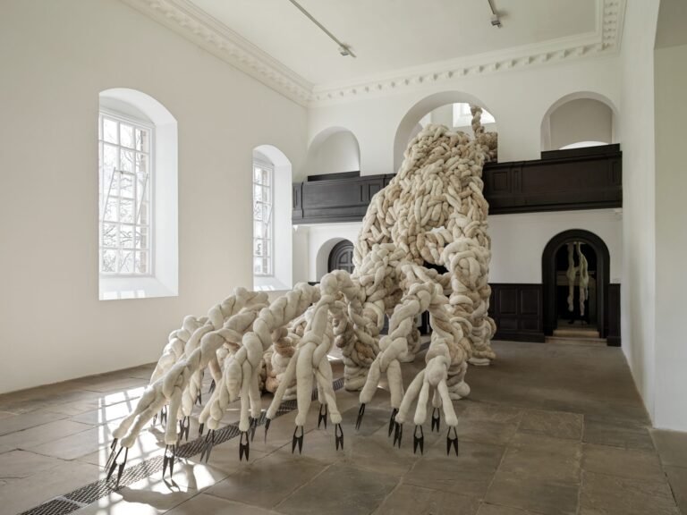 A Giant Wool Form by Nicola Turner Heaves and Skitters Through an 18th-Century Chapel
