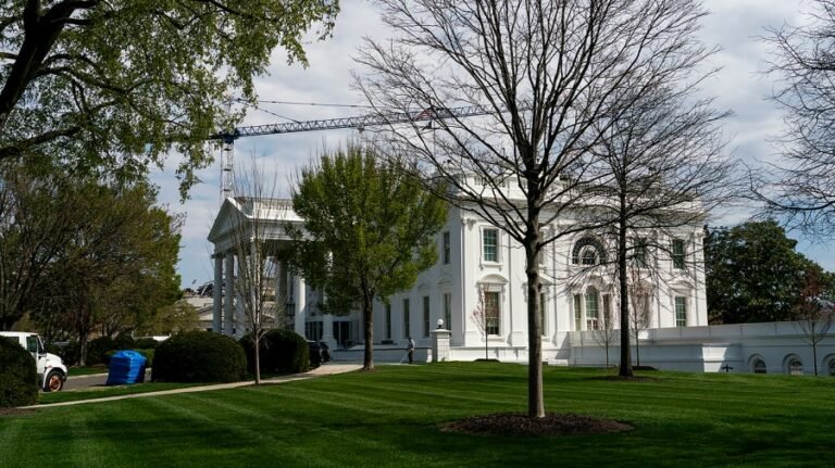 White House staff warned against insider trading amid Iran war