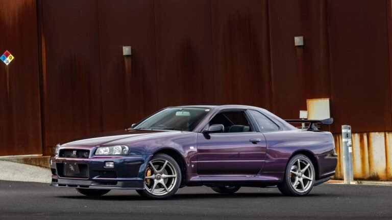 This 1999 Nissan Skyline GT-R V-Spec Pairs Midnight Purple With Just 6,000 Miles