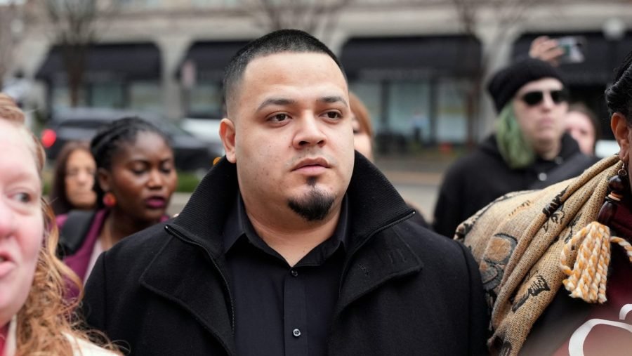 Judge tosses federal charges against Kilmar Abrego Garcia