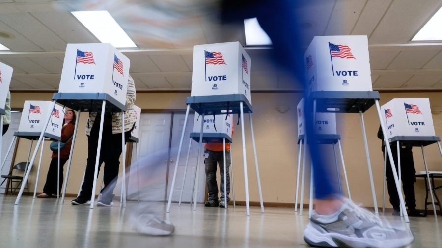 6 months to midterms: Where Democrats and Republicans stand