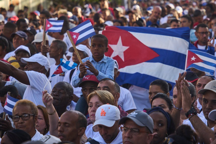 Trump expands sanctions on Cuban government