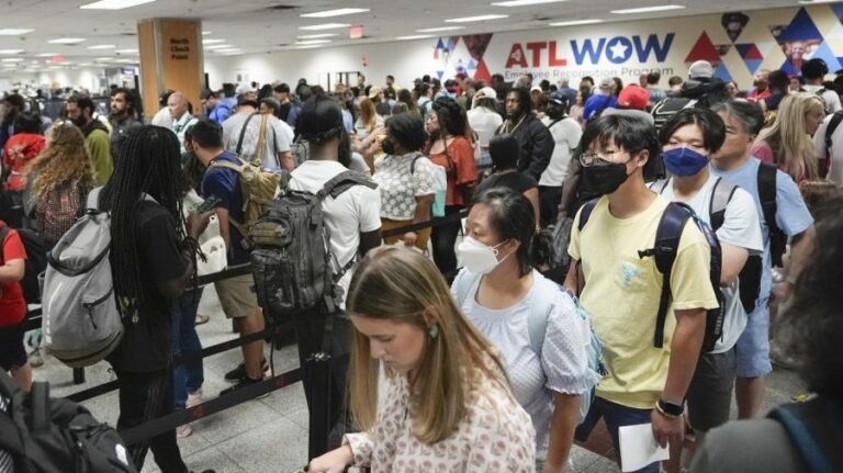 US adds Atlanta airport as enhanced screening location for travelers from Ebola outbreak countries