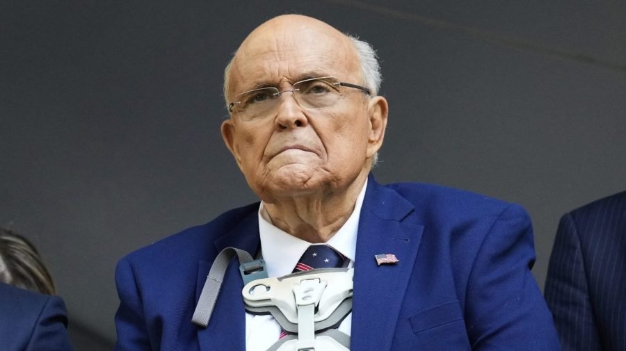 Giuliani returns to show after hospitalization: 'It is very nice to be back'