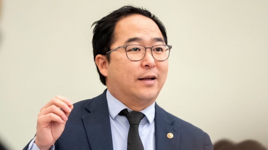 Senate Democrat pepper sprayed at protest outside ICE detention facility in New Jersey