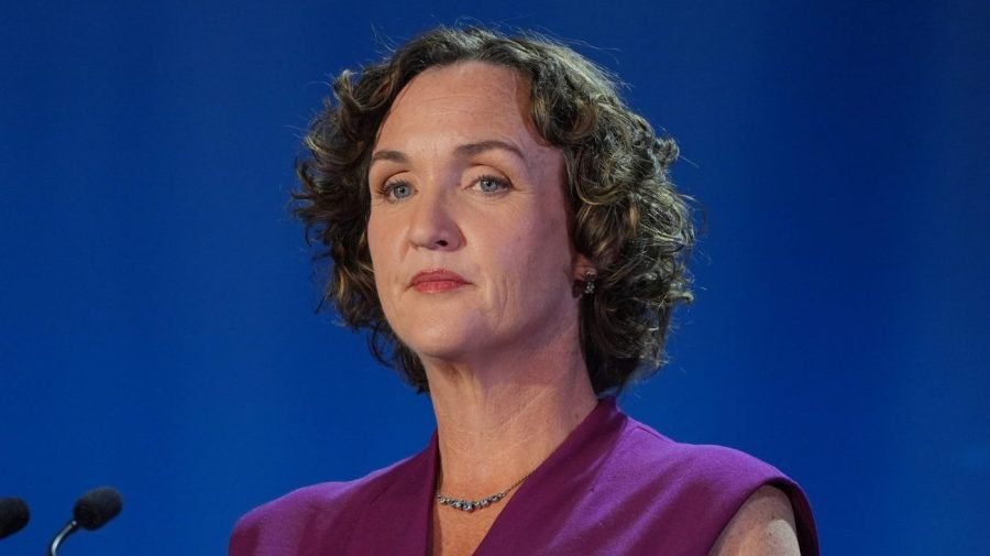 'Can you guys please get out of my shot?': Katie Porter pokes fun at viral staffer video in new ad