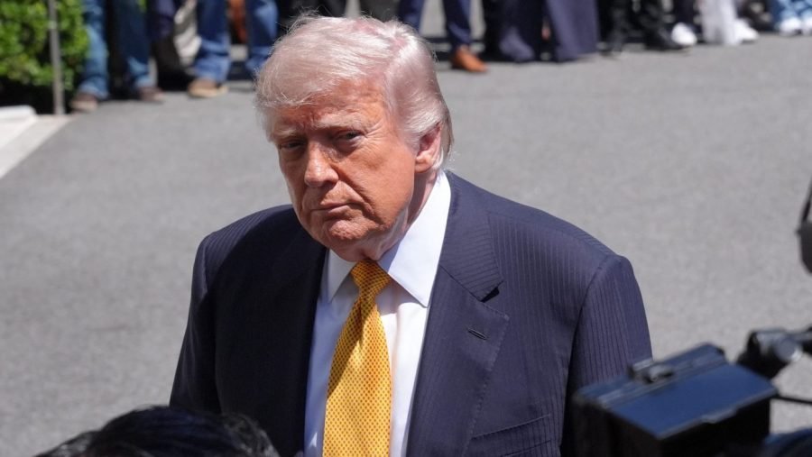 Trump calls reporter 'dumb' after saying he's 'doubled' size of ballroom