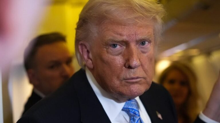 Trump orders banks to more closely examine customers' citizenship