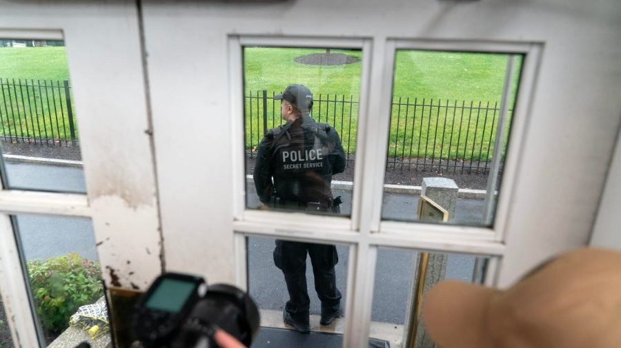 Secret Service respond after sounds of gunfire heard near the White House