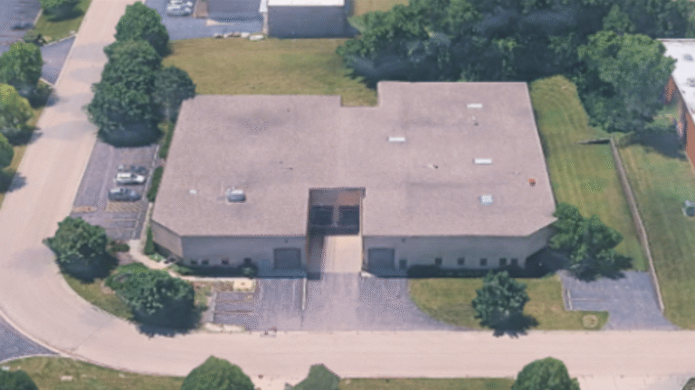 Machinery Company Acquires Suburban Chicago Office, Warehouse Space