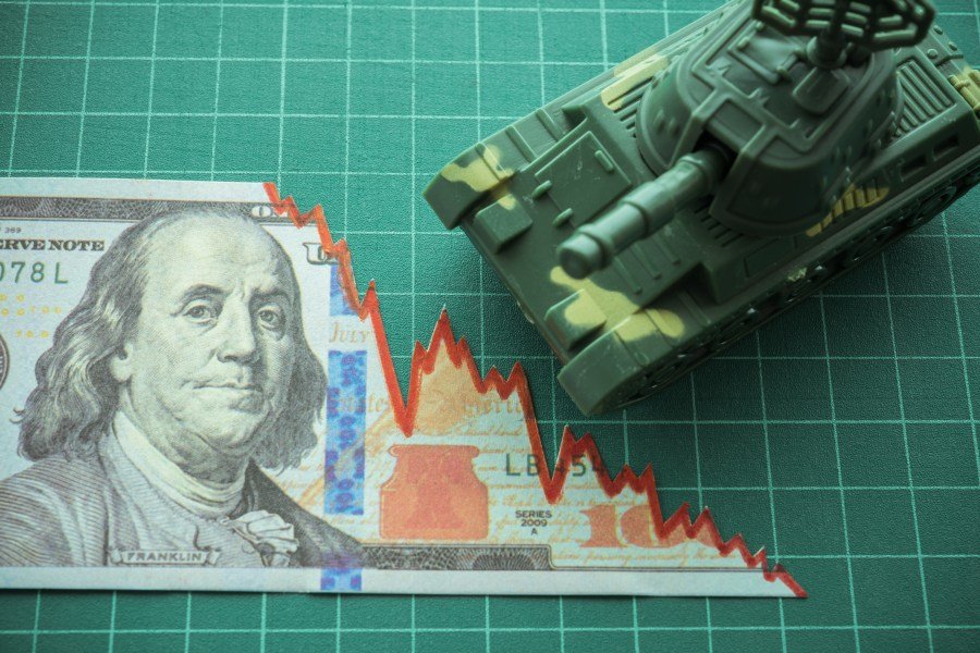 Trump's chaotic war is bankrupting America 