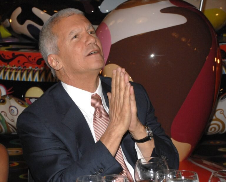 Art Movements: Larry Gagosian Heads to the Big Screen