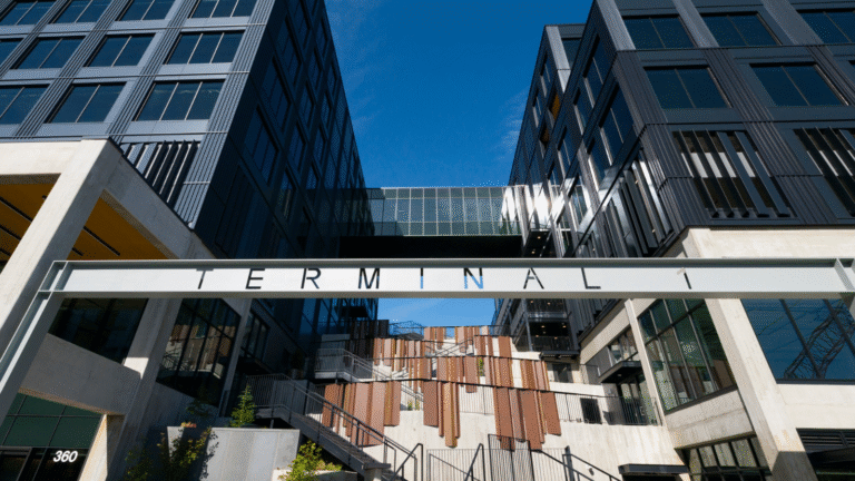 Regence BlueCross BlueShield Signs 90K-SF Office Lease in Vancouver