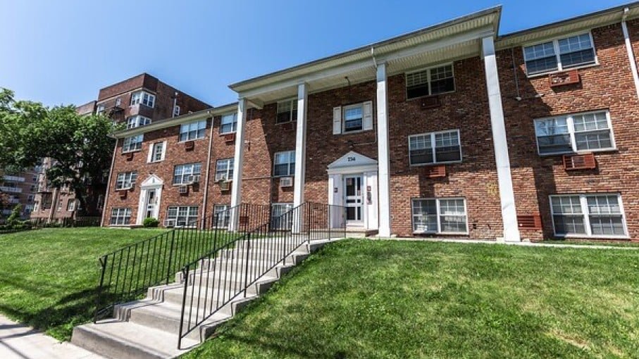 Berkadia Finalizes Sale of Garden-Style Elizabeth Apartments