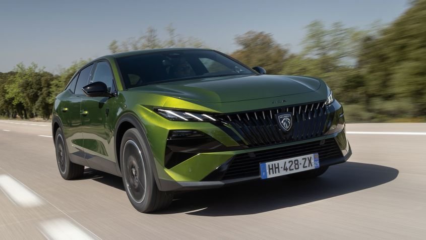 New Peugeot E-408 facelift - pictures