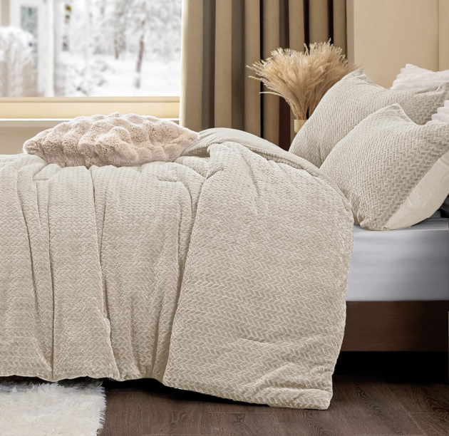 ChiXpace Flannel Fleece Comforter Sets as low as $15.38!