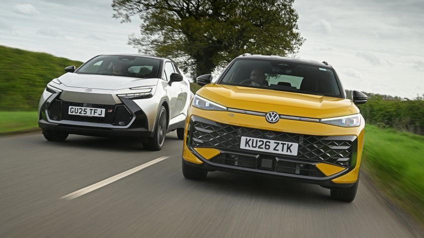 Volkswagen T-Roc vs Toyota C-HR - pictures
