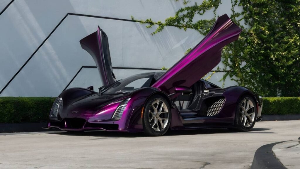 Czinger 21C VMax Turns 1,250 HP Into A Color-Shifting Purple Hypercar