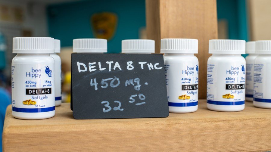 White House zeroes in on intoxicating hemp 