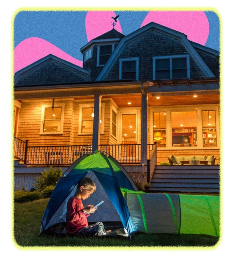 Simple Ways To Make Your Backyard Feel 100% More Staycation-y