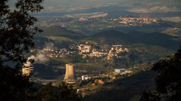 Scientists Find Thousands of Cubic Kilometers of Magma Hiding Beneath Tuscany